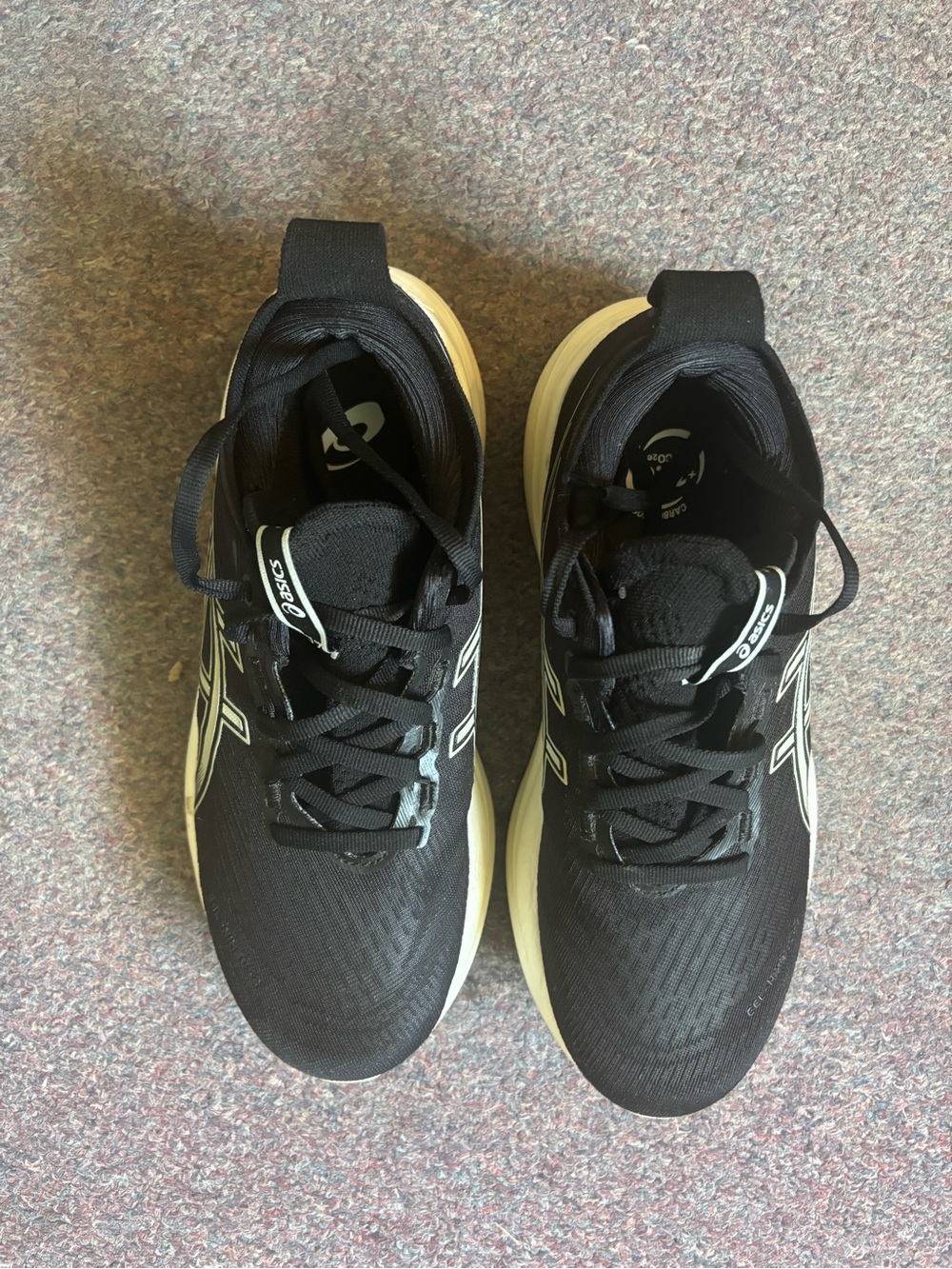 Women’s Asics size 7.5